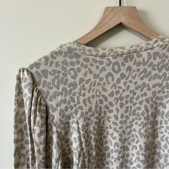 Lulu’s Be Bold Beige Leopard Print Balloon Sleeve Top - Picture 13 of 15